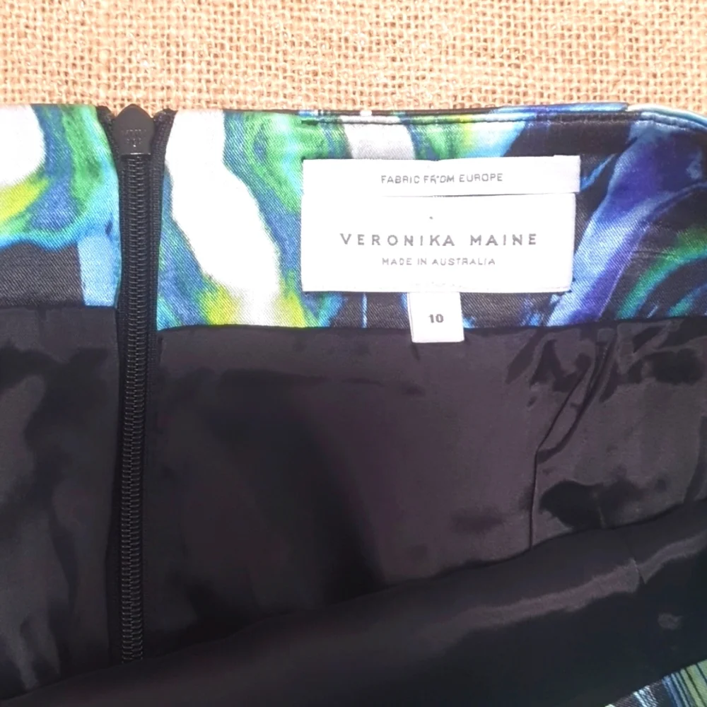 Veronika Maine Size 10 Satin Feel Blue Swirl Skirt - Picture 3 of 5